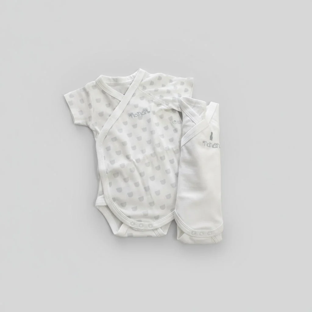 Set 3 body neonato Nanán in cotone organico – morbidi e delicati sulla pelle - immagine 4